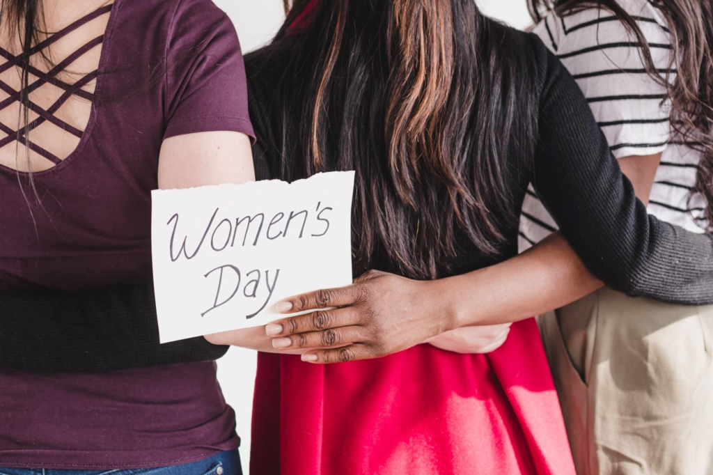 Donne unite nella celebrazione della Giornata della donna