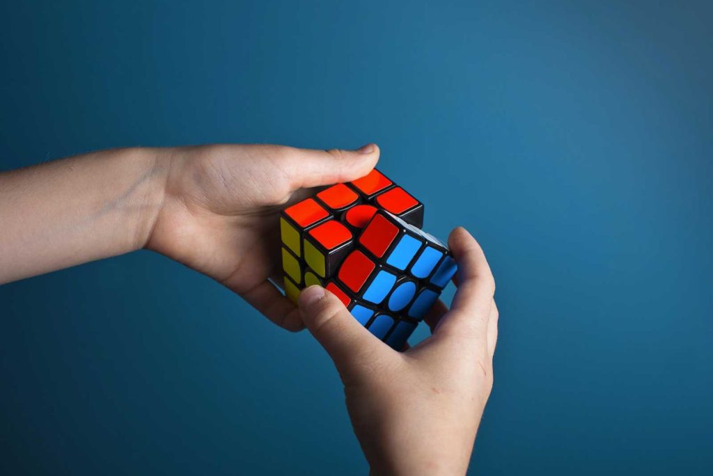 Strategie di problem solving applicate al cubo di Rubik