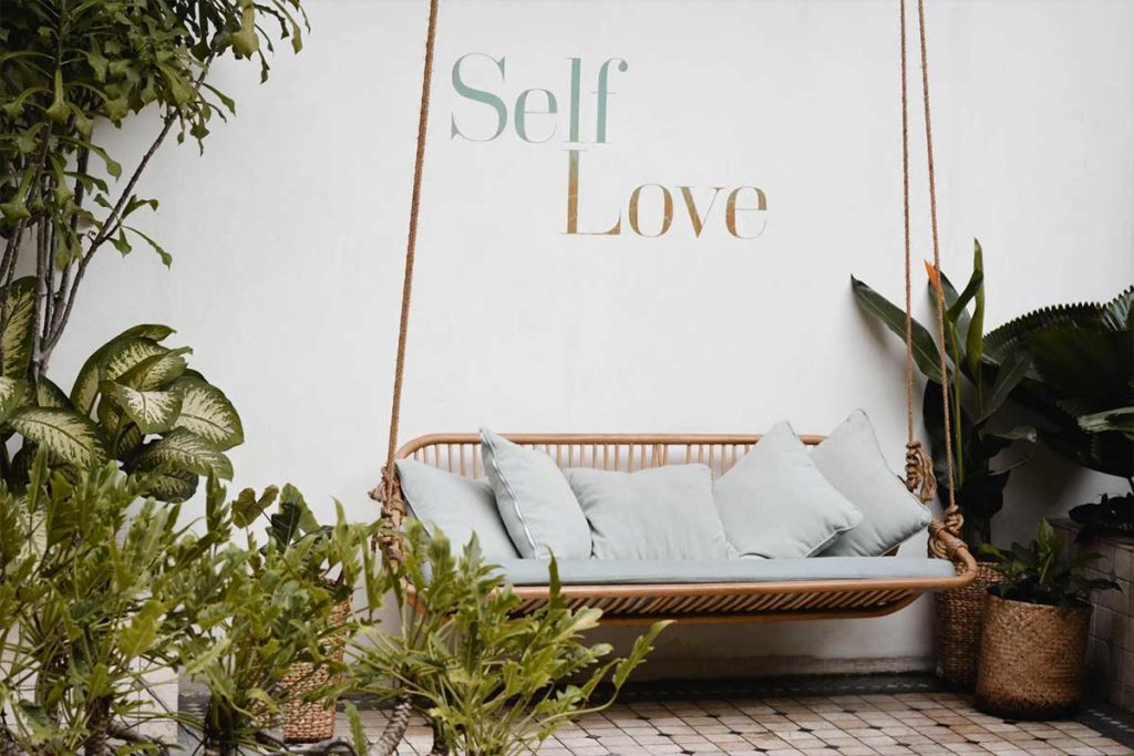 “Self Love”, amare sé stessi con autoefficacia e autostima.