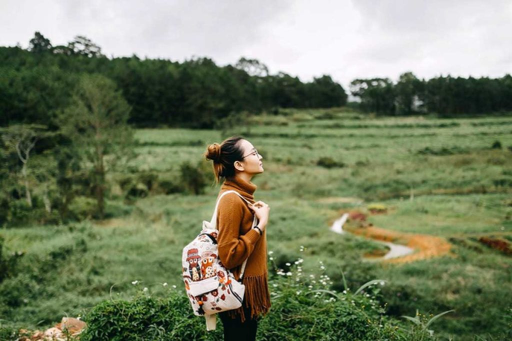 Una donna decide di prendersi un anno sabbatico scegliendo di esplorare la natura viaggiando