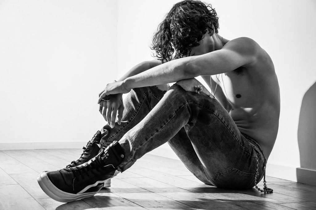 L’uomo disinnamorato cosa fa