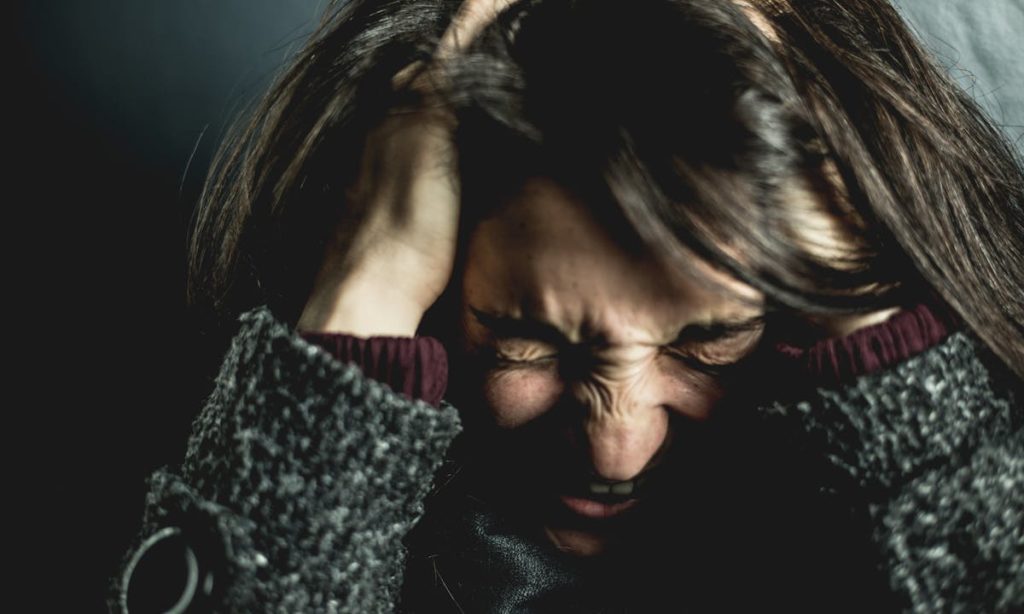 Disregolazione emotiva: una donna che non sa gestire le sue emozioni