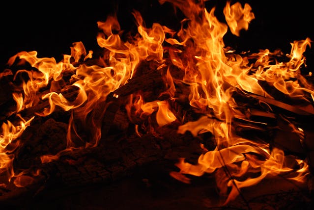 fiamme e fuoco