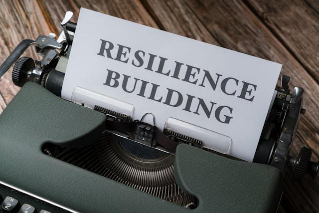 macchina da scrivere con testo resilience building