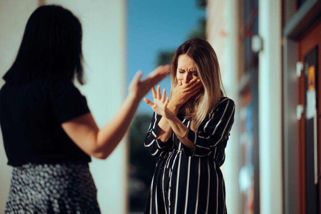 come comportarsi con una sorella cattiva