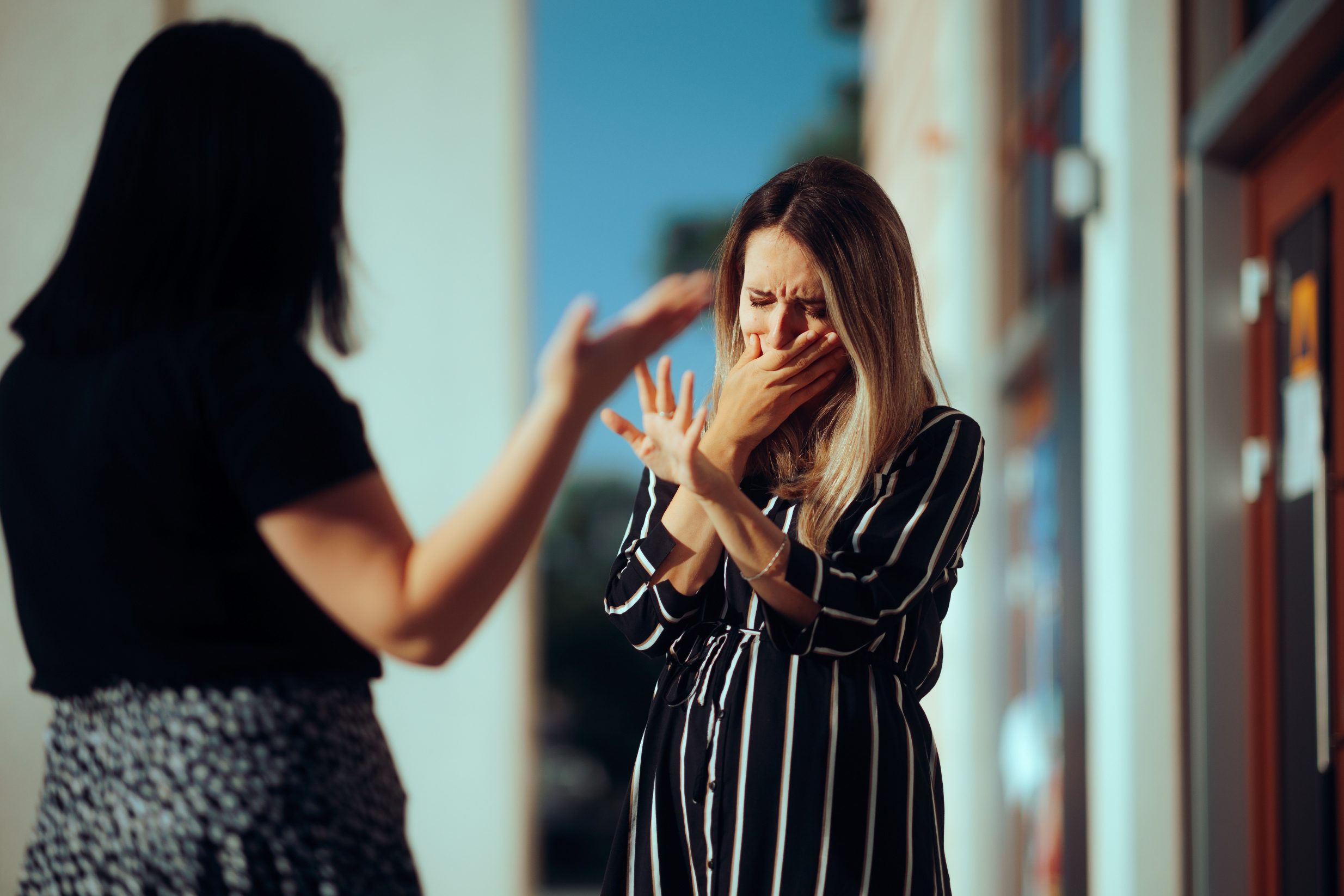 come comportarsi con una sorella cattiva