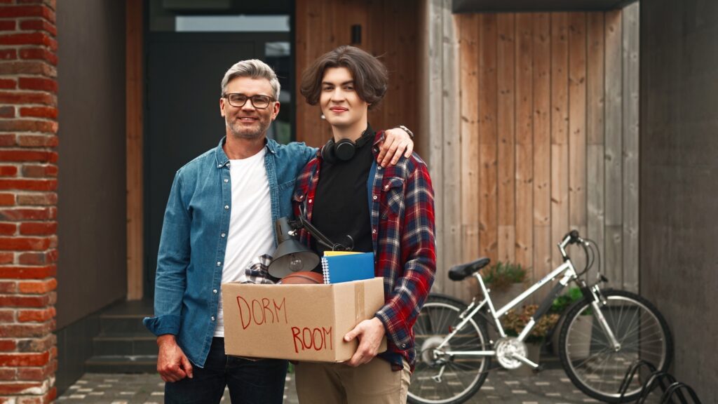 figlio lontano da casa