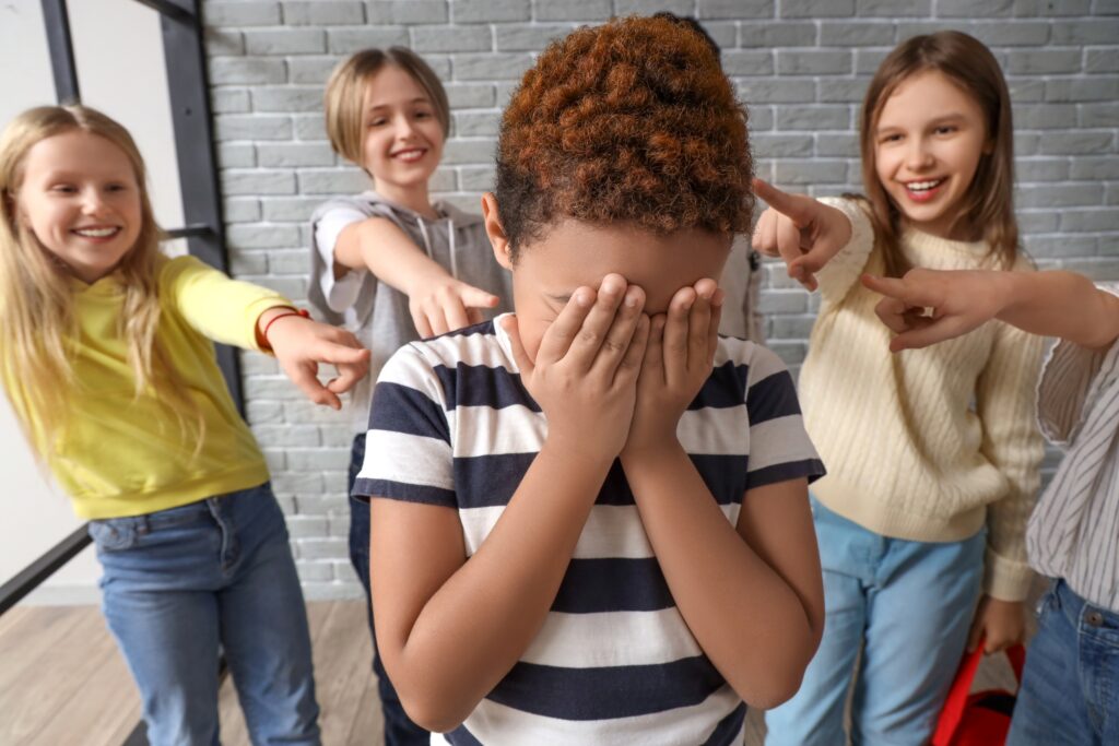 figlio vittima bullismo cosa fare